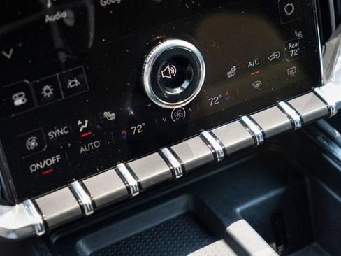 Used 2025 GMC Acadia Elevation AWD/4WD image 36