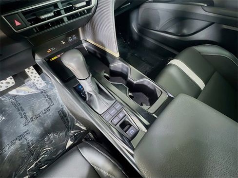 Used 2025 Toyota Camry SE image 24