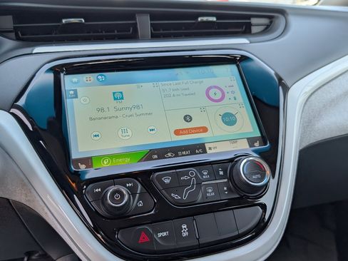 Used 2019 Chevrolet Bolt Premier FWD image 16