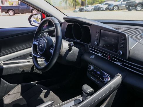 Used 2023 Hyundai Elantra SEL FWD image 19