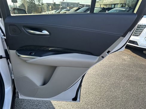 Used 2023 Cadillac XT4 Premium Luxury image 16