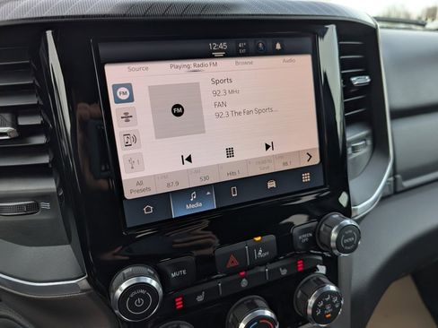 New 2026 RAM 1500 4x4 Crew Cab image 23