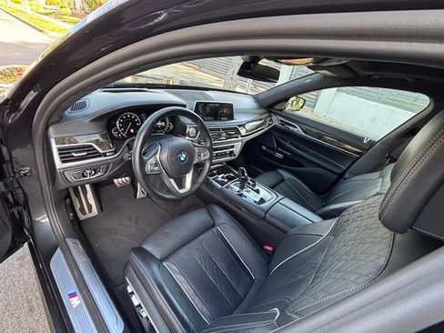 Used 2017 BMW 750i image 37
