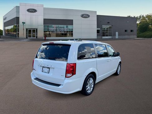 Used 2020 Dodge Grand Caravan SXT FWD image 9