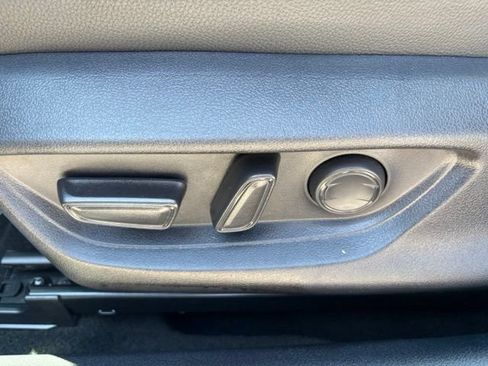 Used 2025 Toyota Camry XSE FWD image 17