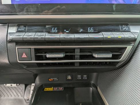 Used 2025 Toyota Camry SE w/ Multimedia Upgrade Package FWD image 20
