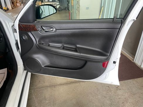 Used 2015 Chevrolet Impala Limited LS FWD image 18