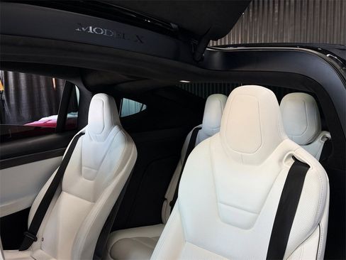Used 2016 Tesla Model X P90D image 15