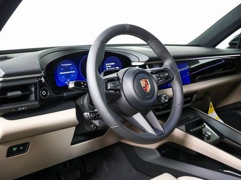 New 2026 Porsche Macan Electric image 4