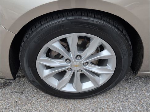 Used 2024 Chevrolet Malibu LT image 9