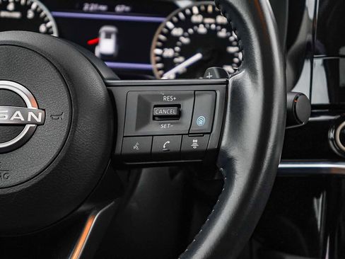 Used 2024 Nissan Pathfinder SV w/ SV Premium Package image 18