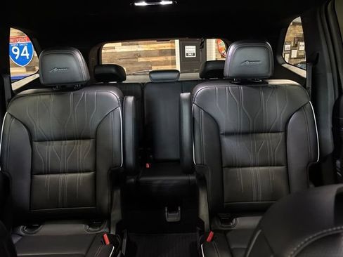 Used 2026 Buick Enclave Avenir w/ LPO, Floor Liner Package AWD/4WD image 27