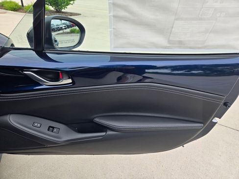 New 2026 MAZDA MX-5 Miata Club w/ Interior Package RWD image 6