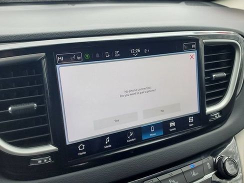 Used 2024 Chrysler Pacifica Touring-L FWD image 15