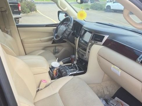 Used 2015 Lexus LX 570 4WD image 11