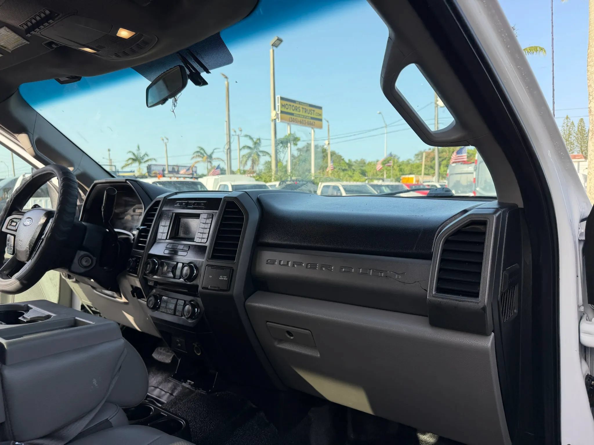 Used 2017 Ford F350 4x4 Crew Cab XL DRW w/ Power Equipment Group image 20
