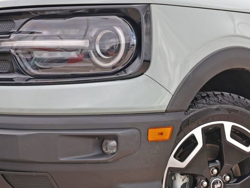 Used 2023 Ford Bronco Sport Outer Banks w/ Tech Package AWD/4WD image 11