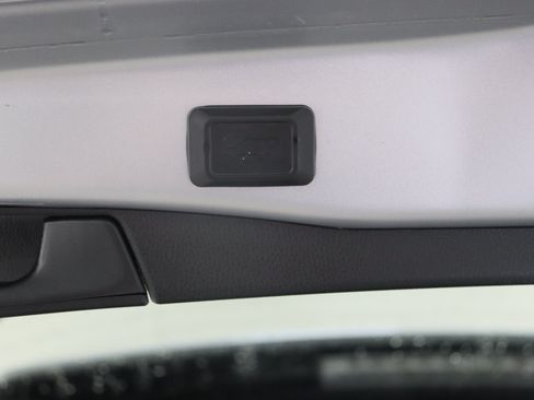 Used 2025 Toyota RAV4 XLE w/ Convenience Package AWD/4WD image 33