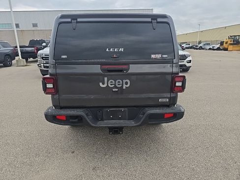 Used 2023 Jeep Gladiator Overland w/ LED Lighting Group AWD/4WD image 5