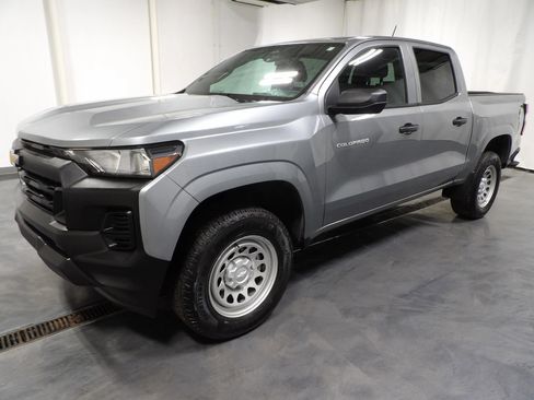 Used 2025 Chevrolet Colorado W/T RWD image 6