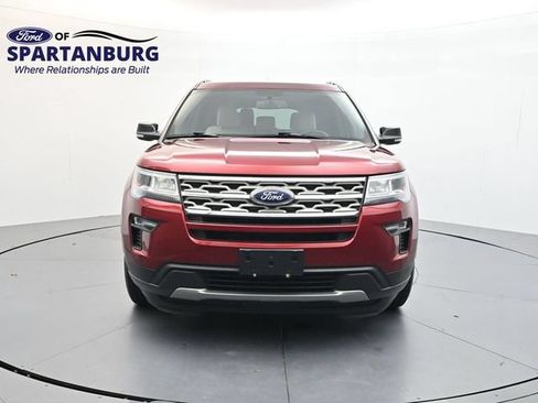 Used 2018 Ford Explorer XLT w/ Equipment Group 202A FWD image 2