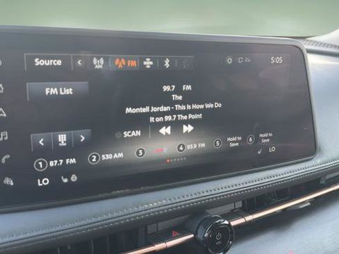 Used 2025 Nissan Ariya AWD image 18