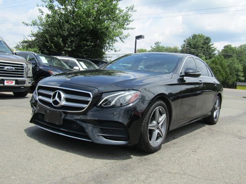 Used 2018 Mercedes-Benz E 300 4MATIC w/ Premium 1 Package image 3