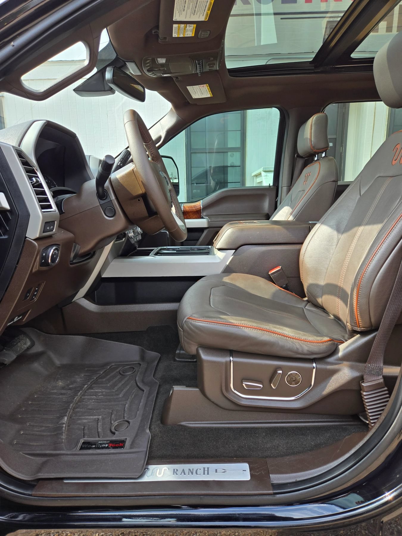 Used 2017 Ford F250 King Ranch w/ King Ranch Ultimate Package AWD/4WD image 11