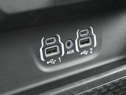 Used 2024 RAM 1500 Laramie AWD/4WD image 32