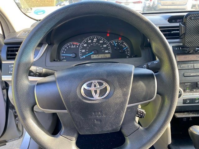 Used 2012 Toyota Camry FWD image 17