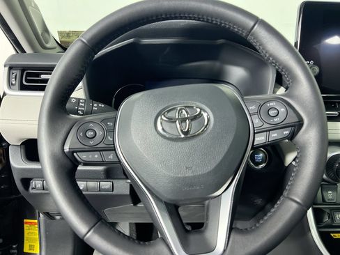 Used 2023 Toyota RAV4 XLE Premium FWD image 15