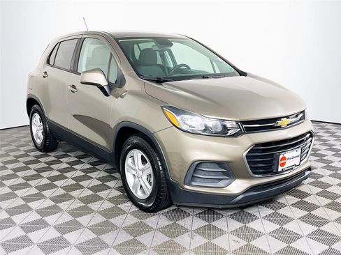 Used 2020 Chevrolet Trax LS w/ Tint and Cruise Package image 1