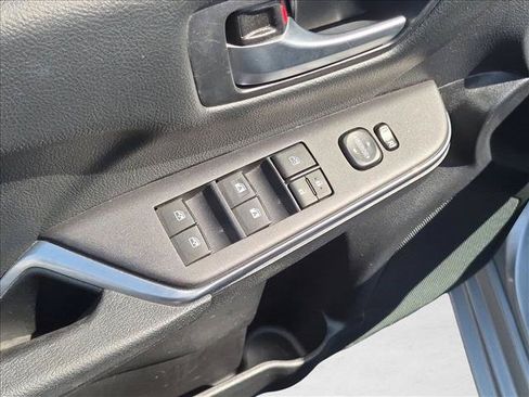 Used 2016 Toyota Camry LE FWD image 11