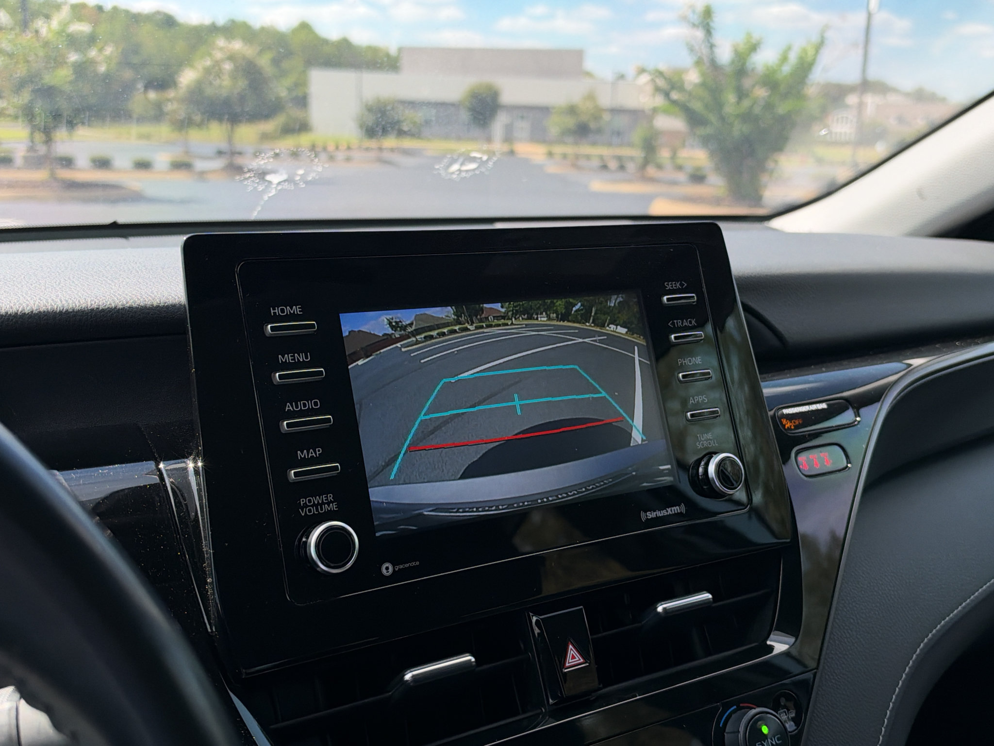Used 2022 Toyota Camry SE FWD image 22