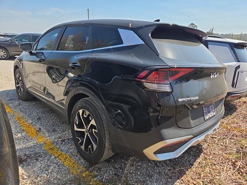 Used 2025 Kia Sportage EX image 5