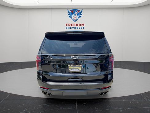 Used 2025 Chevrolet Suburban Z71 AWD/4WD image 5