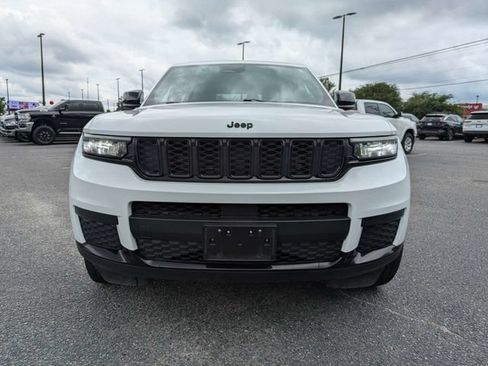 Used 2023 Jeep Grand Cherokee L Laredo AWD/4WD image 9