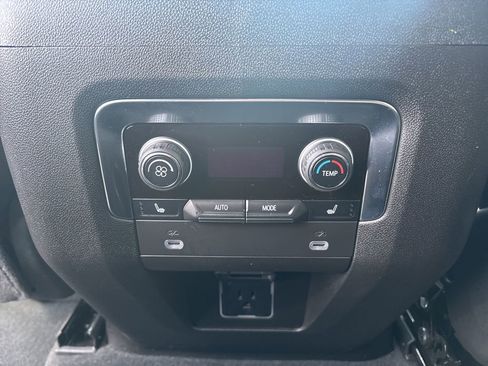 Used 2024 Chevrolet Suburban RST image 38