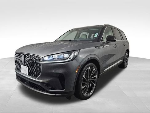 Certified 2025 Lincoln Aviator Reserve w/ Equipment Group 201A AWD/4WD image 3