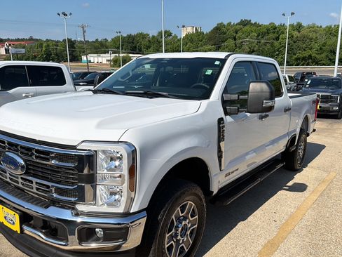 Used 2024 Ford F250 XLT w/ FX4 Off-Road Package AWD/4WD image 4