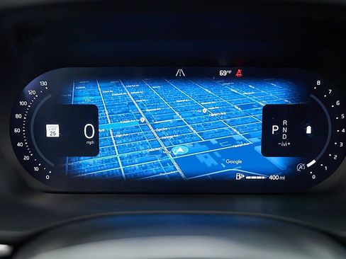 Certified 2025 Volvo XC60 B5 Plus AWD/4WD image 31
