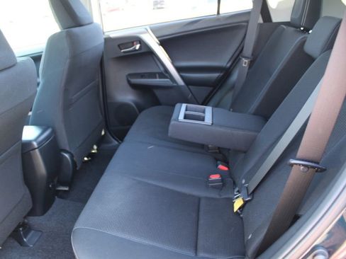 Used 2018 Toyota RAV4 XLE image 23