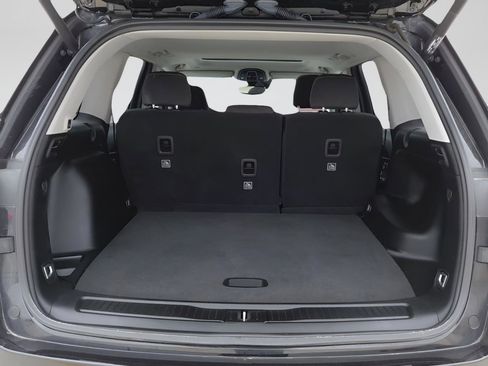 Used 2023 Jeep Grand Cherokee Laredo w/ Luxury Tech Group I image 40