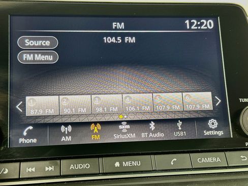 Used 2025 Nissan Rogue SV FWD image 21