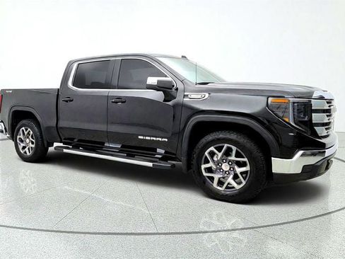 Used 2025 GMC Sierra 1500 SLE AWD/4WD image 3
