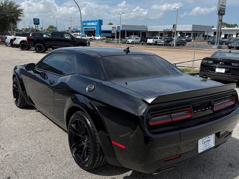 Used 2023 Dodge Challenger R/T Scat Pack RWD image 5