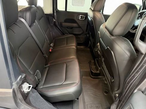 Certified 2025 Jeep Wrangler Unlimited Rubicon w/ Convenience Group AWD/4WD image 36