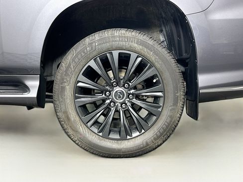 Used 2023 Lexus GX 460 Premium w/ Accessory Package AWD/4WD image 11