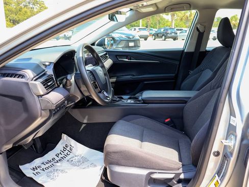 Used 2026 Toyota Camry LE FWD image 9