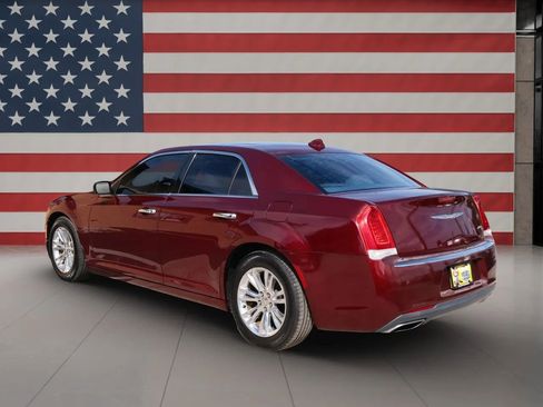 Used 2015 Chrysler 300 C image 3